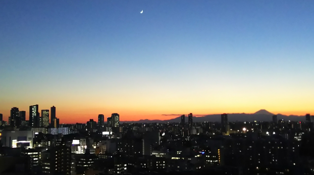 三日月と富士
